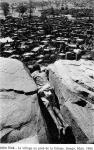 John Vink - Le village au pied de la falaise,Songo,Mali,1986